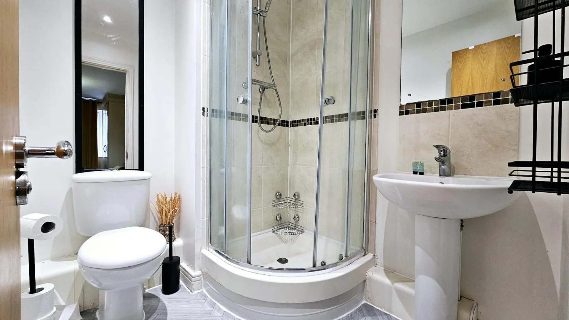 Abba Corner Apartment London