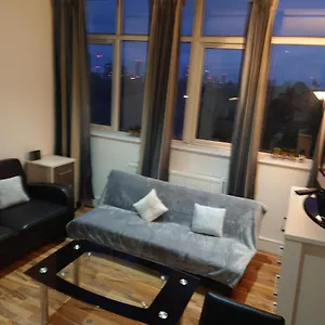Sparrow Nest -12w Apartment London